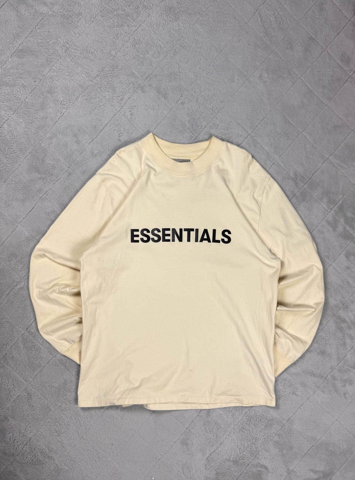 LONG SLEEVE ESSENTIALS