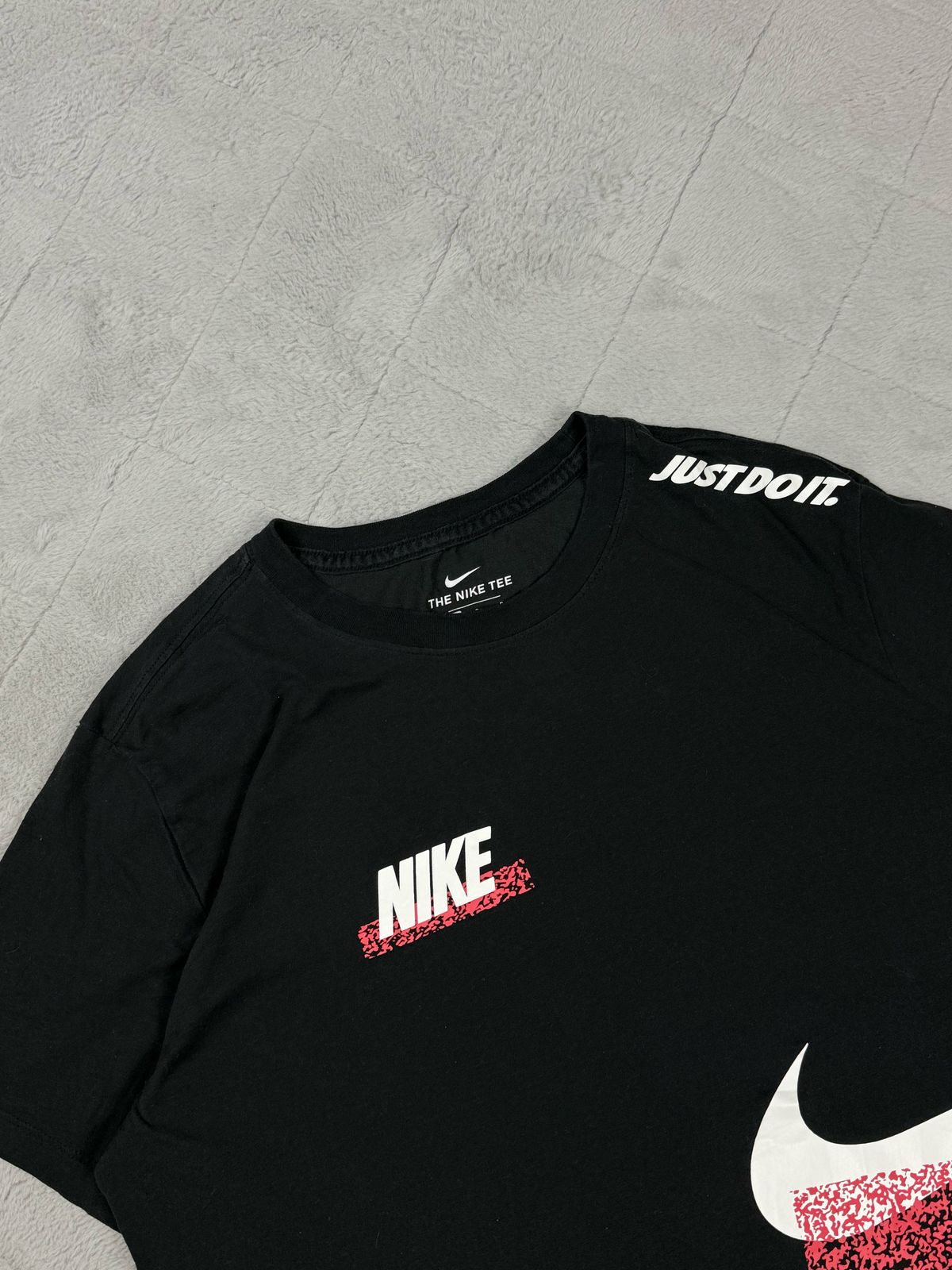 NIKE TEE