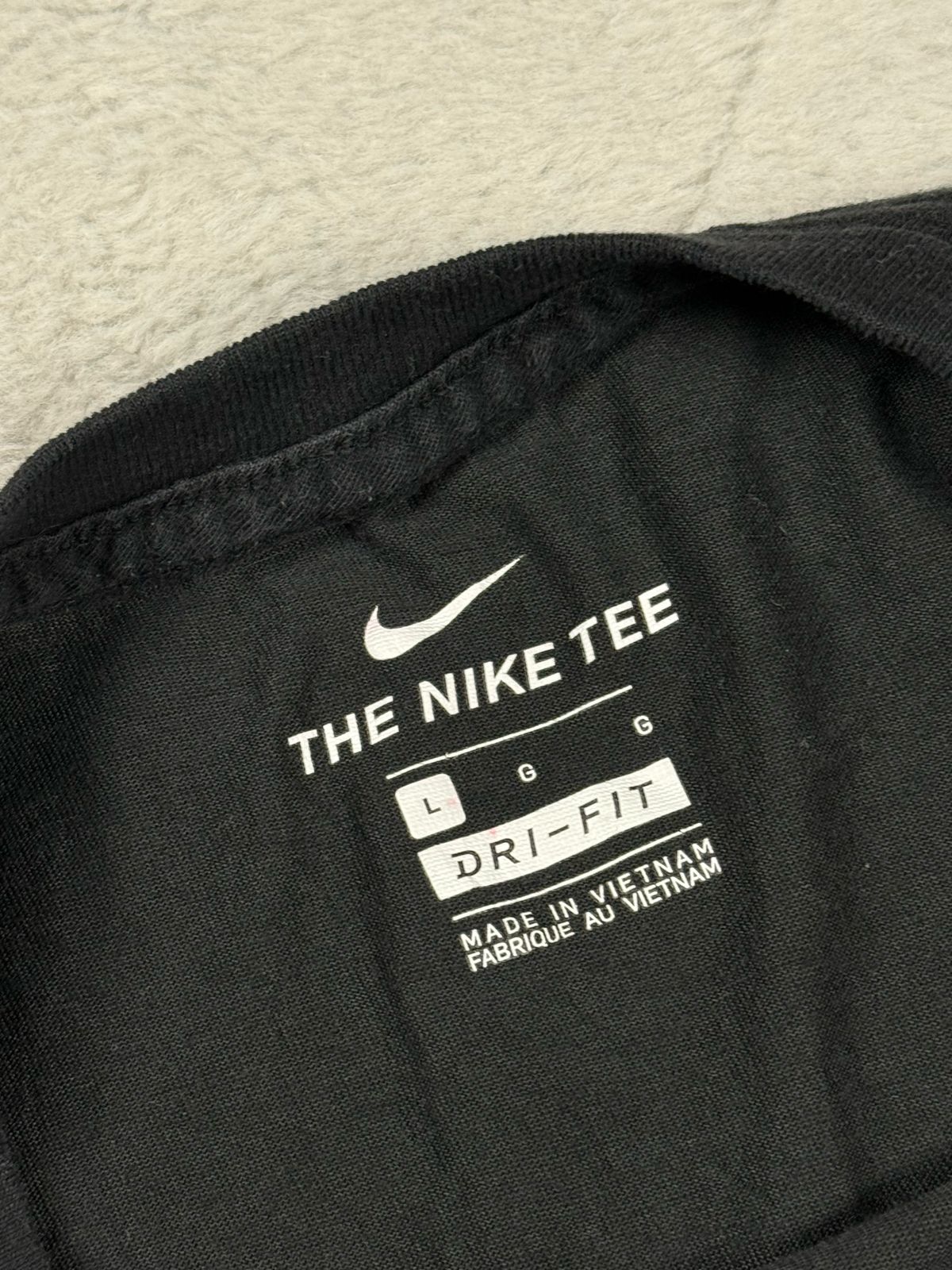 NIKE TEE