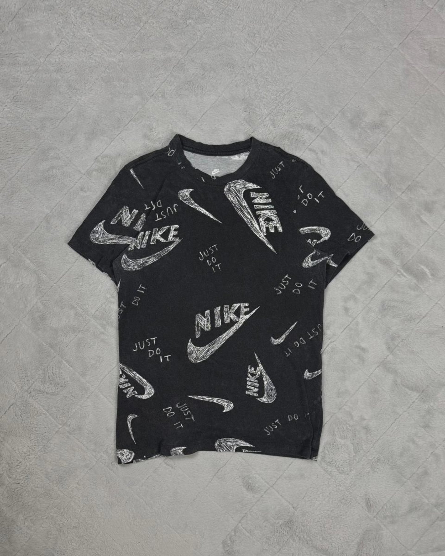 NIKE TEE